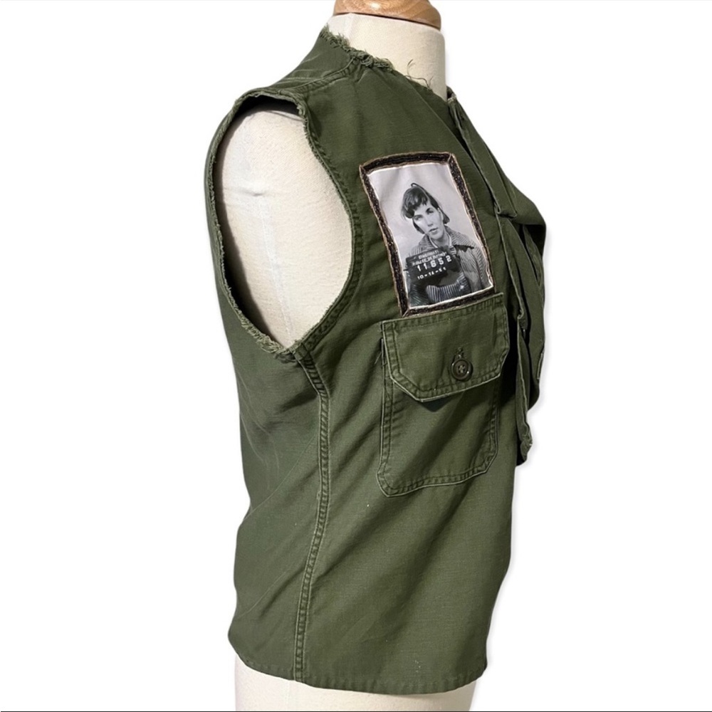 Upcycled Reworked Vintage Army Shirt with hand embroidery and vintage mug shot - Picture 6 of 12